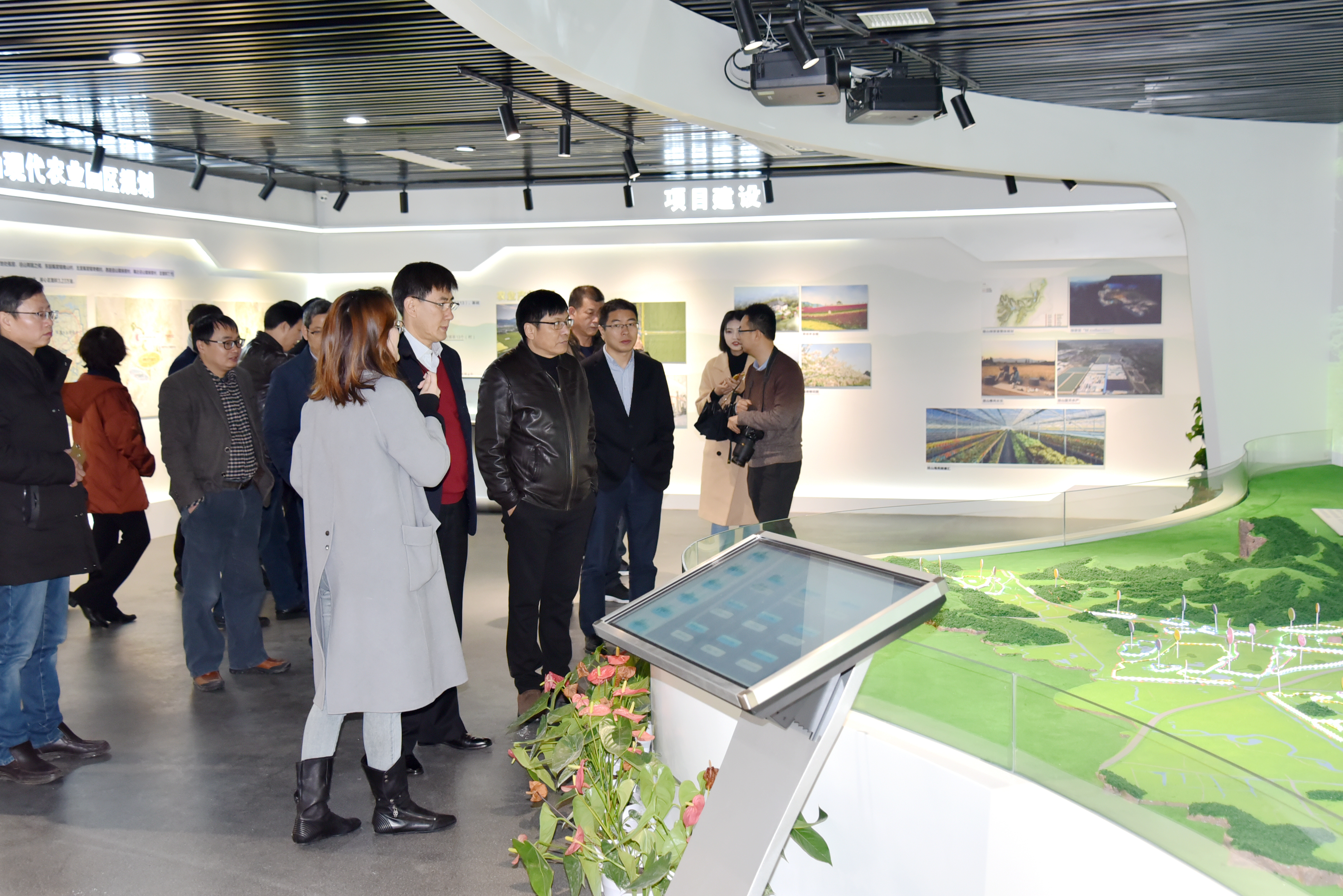 浙江省供销合作经济学会会长王东方一行考察雷火体育（中国）国际平台,雷火 SPORTS特种茶中心