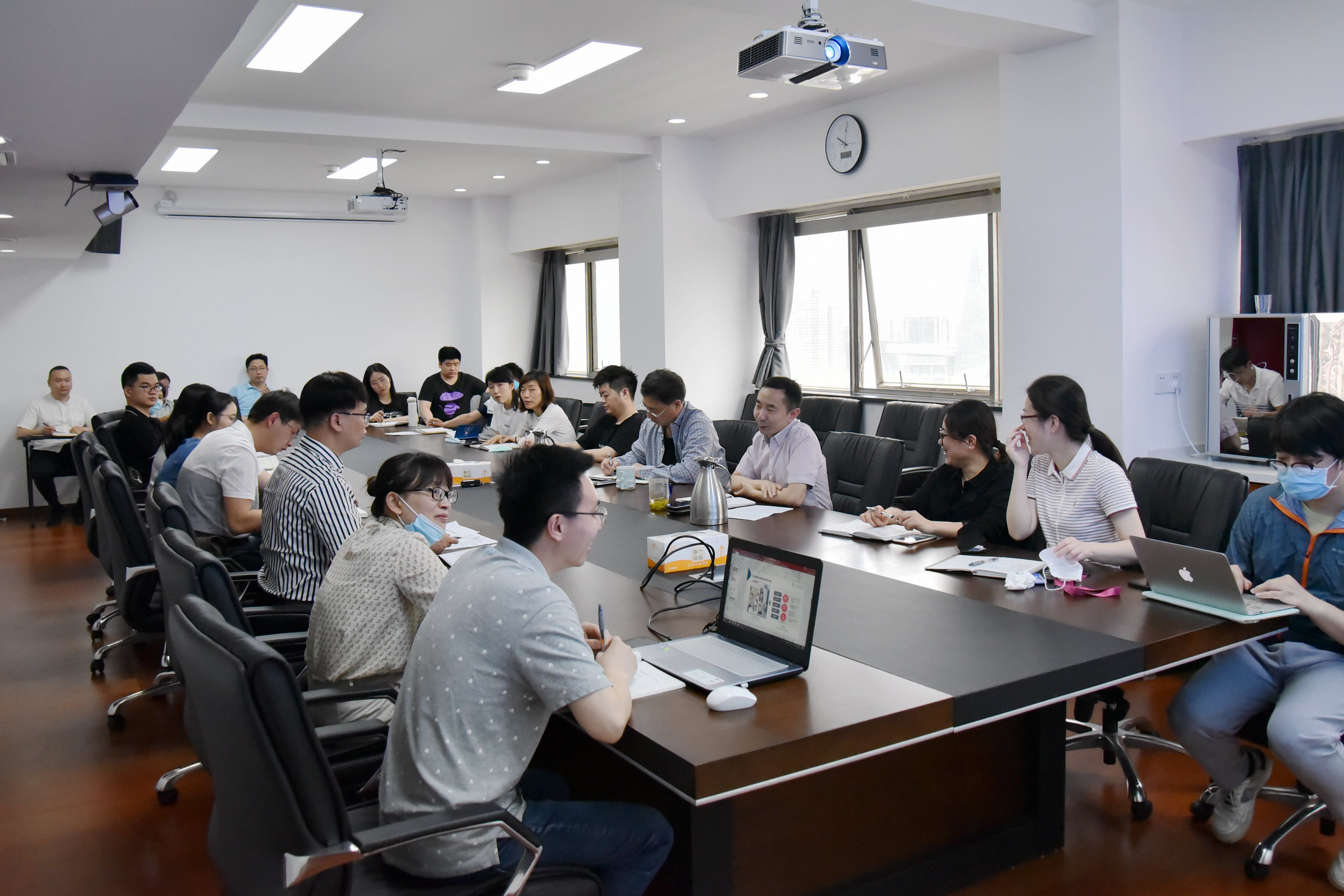 雷火体育（中国）国际平台,雷火 SPORTS召开第127届广交会动员会