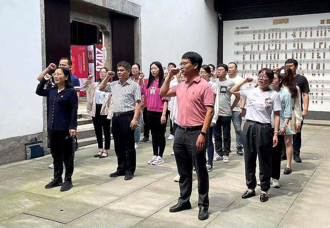 雷火体育（中国）国际平台,雷火 SPORTS党委第一、二党支部赴小营江南红巷开展联合主题党日活动