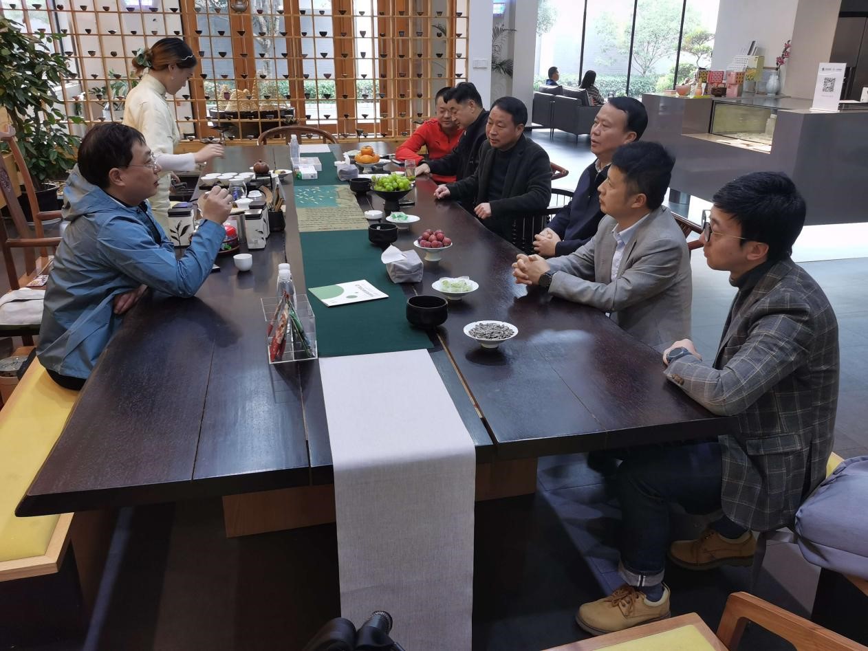 贵阳综保区党工委副书记黄良忠一行莅临雷火体育（中国）国际平台,雷火 SPORTS考察