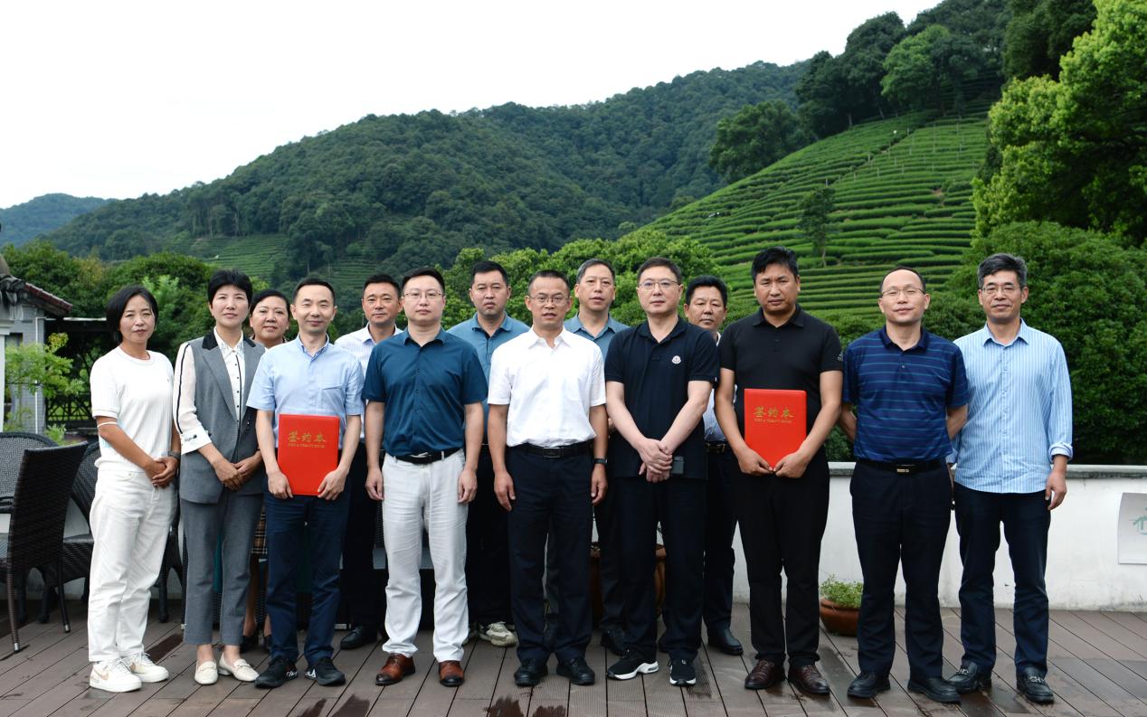 雷火体育（中国）国际平台,雷火 SPORTS与四川省甘孜州九龙县签订战略合作协议