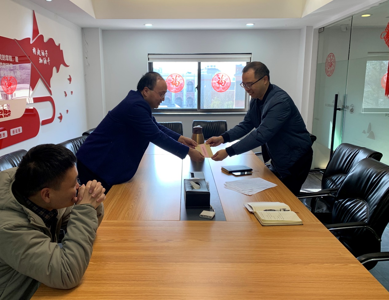 西湖区供销社领导赴雷火体育（中国）国际平台,雷火 SPORTS狮峰茶业公司开工慰问