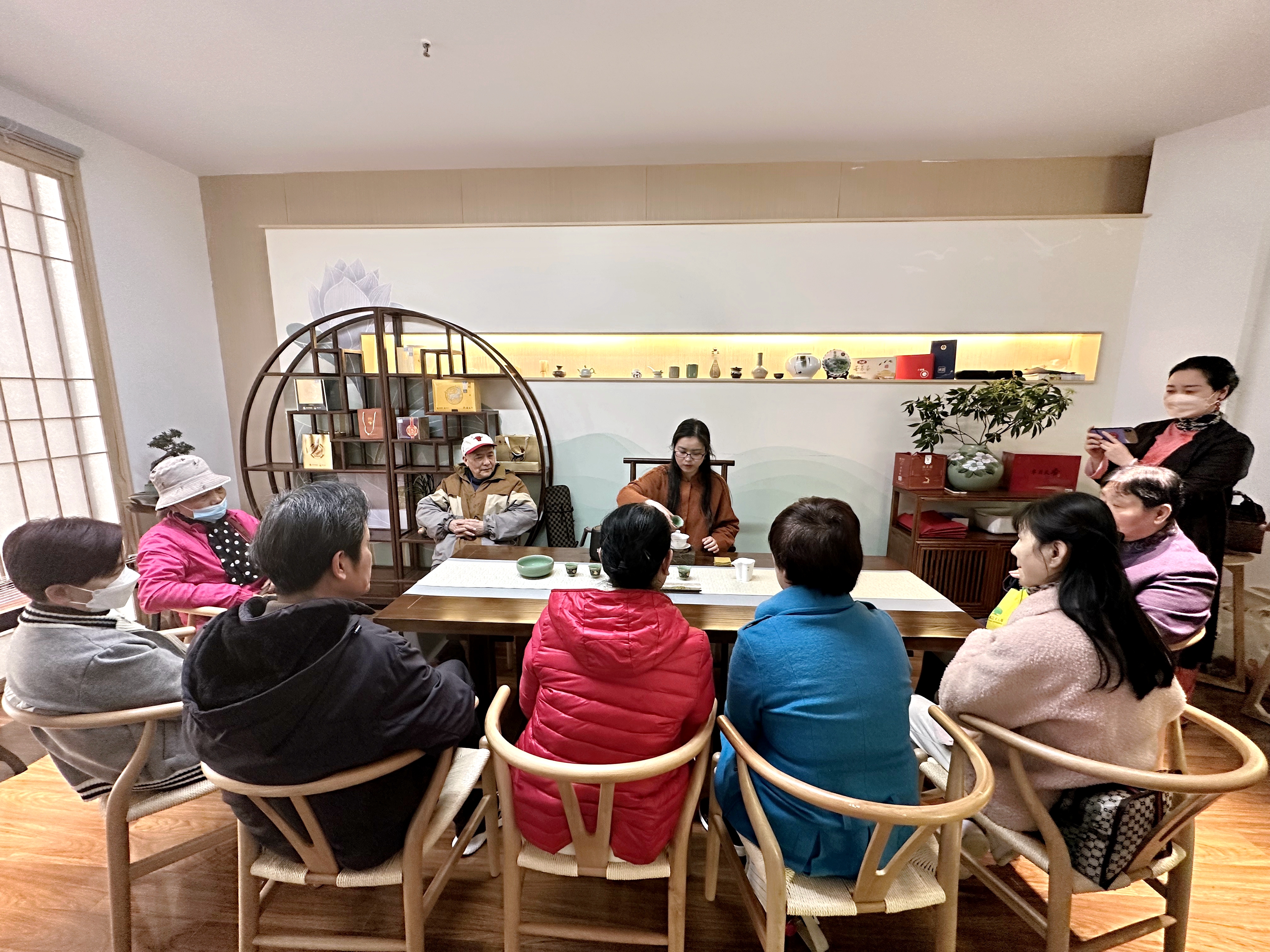 雷火体育（中国）国际平台,雷火 SPORTS狮峰制茶公司开展茶文化公益活动