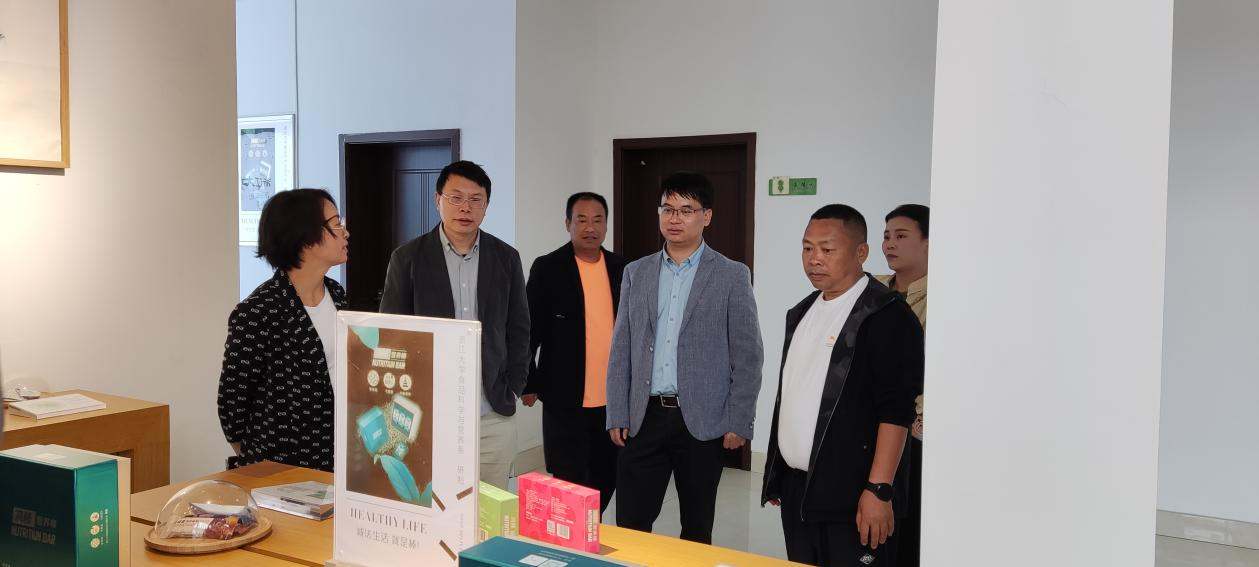 贵州省晴隆县县委副书记巫敏一行莅临雷火体育（中国）国际平台,雷火 SPORTS兴合科技公司考察