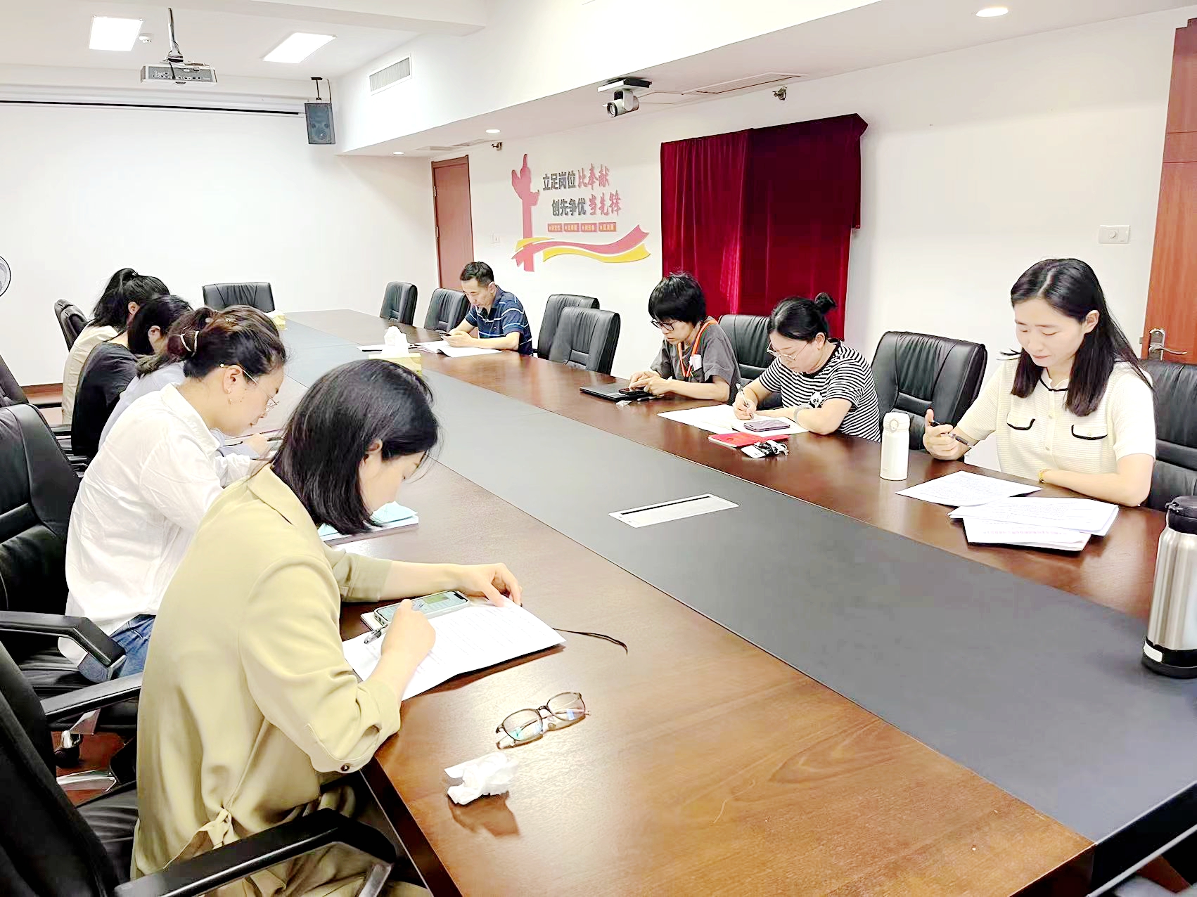 雷火体育（中国）国际平台,雷火 SPORTS第四党支部召开半年度意识形态工作分析研判会