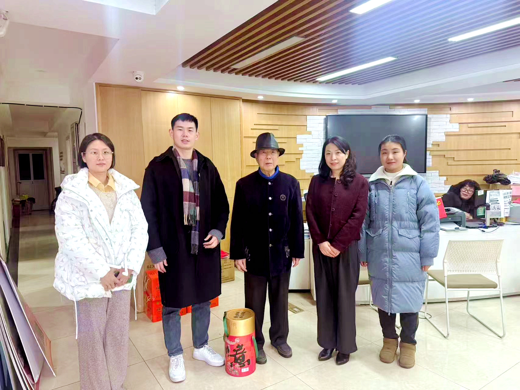 雷火体育（中国）国际平台,雷火 SPORTS第一党支部联合所巷社区党委开展困难党员关爱活动